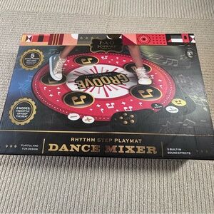FAO Schwartz NWT dance mixer keyboard dance play